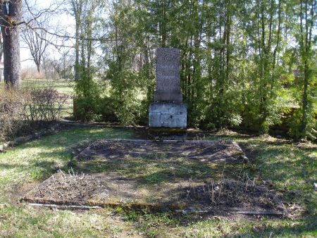Общий вид воинской братской могилы (Домополе, волость Берзпилс)