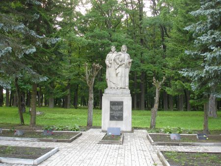 Памятник на воинском братском кладбище (Галены, волость Галену)