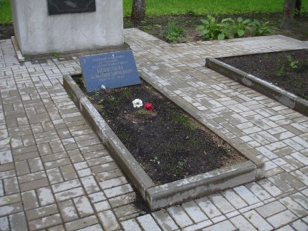Могила Героя Советского Союза В.Б. Кошукова (Галены, волость Галену)