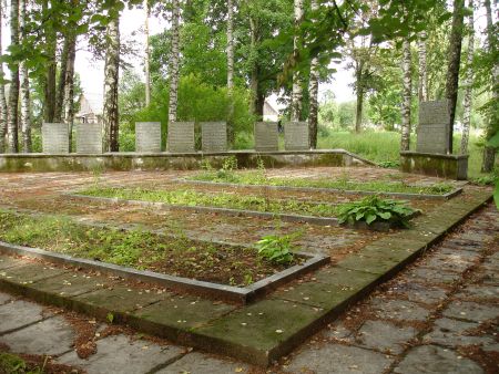 Общий вид воинского братского кладбища (Калупе, волость Калупес)