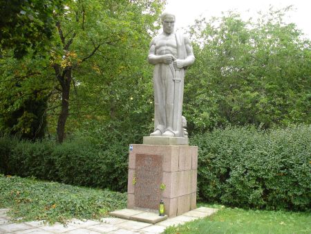 Памятник на воинском братском кладбище (Капседе, волость Медзес)