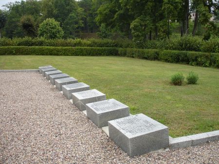 Памятные плиты на воинском братском кладбище (Краслава, улица Ригас)