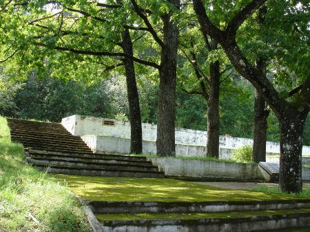 Лестница на восточной стороне братского кладбища (Ляудона, волость Ляудонас)