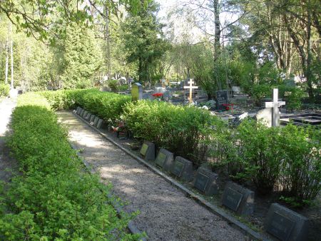 Общий вид воинских братских могил (Лиепая, Центральное кладбище)
