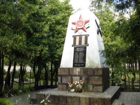 Памятник на братской могиле советских воинов (Лиепая, Гарнизонное кладбище)