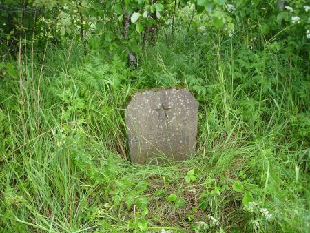 Надгробный памятник на могиле (Лукас, волость Пампалю)