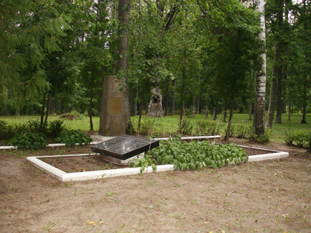 Общий вид воинского братского кладбища (Маринзея)