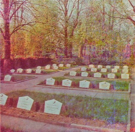 Цесис. Братские могилы советских воинов на кладбище Леяскапи