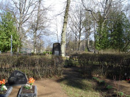Общий вид воинских братских могил (Прижи, волость Крустпилс)