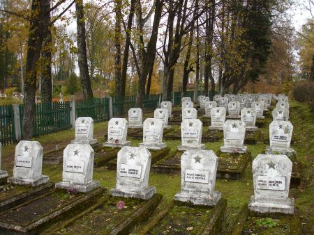 Могилы советских воинов (Резекне, Католическое кладбище)