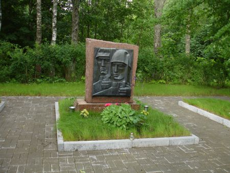 Памятник на воинском братском кладбище (Силаяни, волость Силаяню)