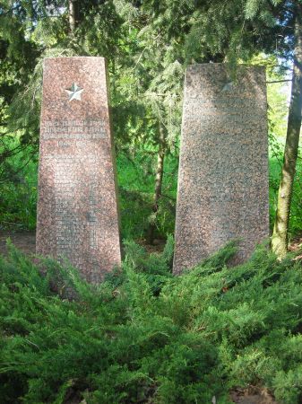 Памятники с именами (Слампе, волость Слампес)