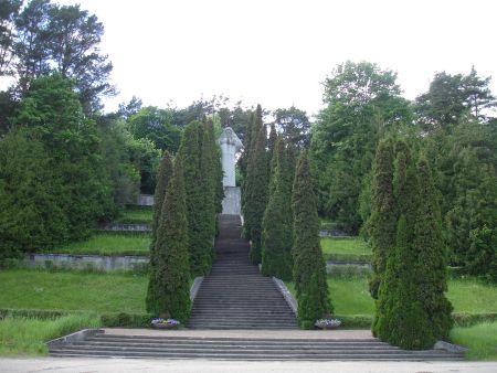 Общий вид воинского братского кладбища (Тукумс, улица Револуцияс)