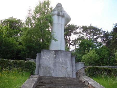 Памятник на воинском братском кладбище (Тукумс, улица Револуцияс)