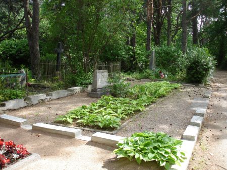 Общий вид братской могилы советских воинов (Тукумс, кладбище Кална)
