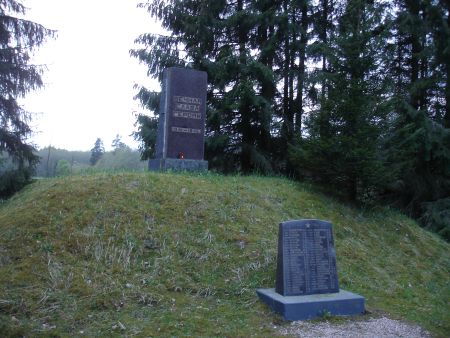 Памятник на воинском братском кладбище (Заури, волость Блиденес)